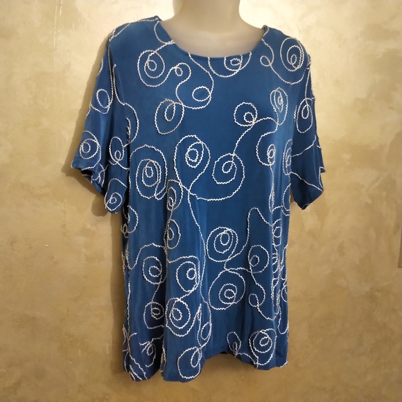 Citiknits Tops - Citiknits Scroll Embroidered Top EUC L/XL